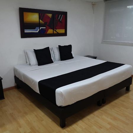 Hotel Santiago Plaza Богота Екстериор снимка