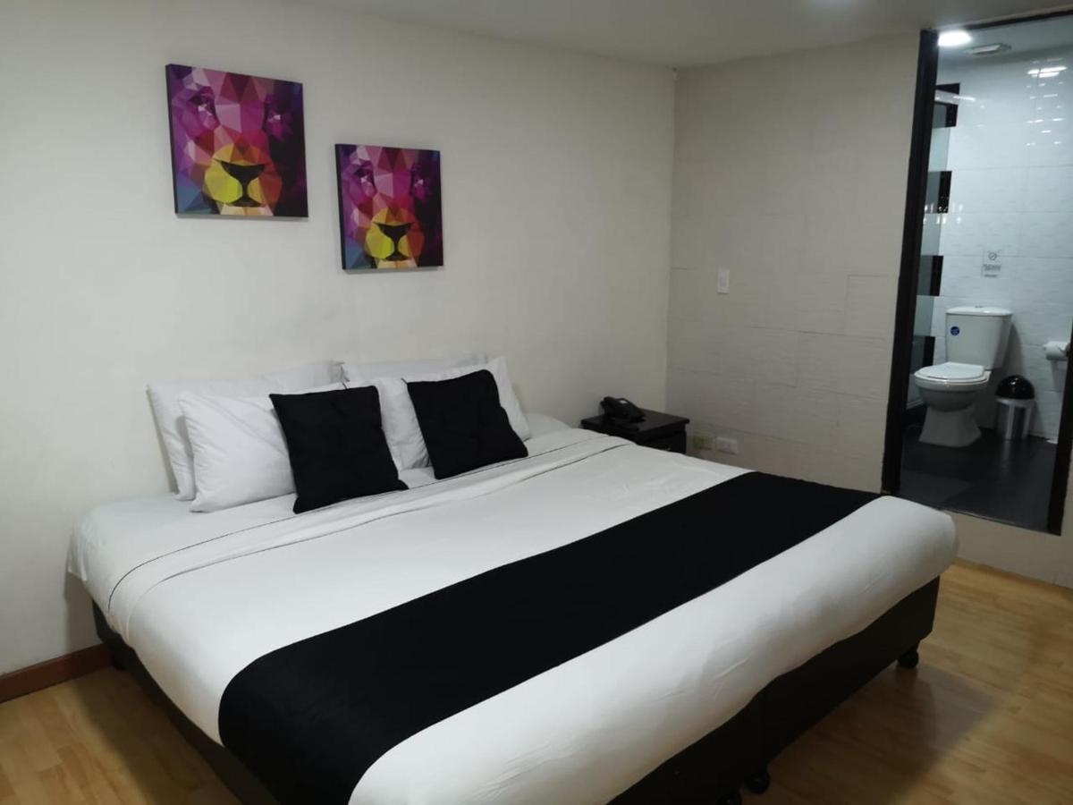 Hotel Santiago Plaza Богота Екстериор снимка
