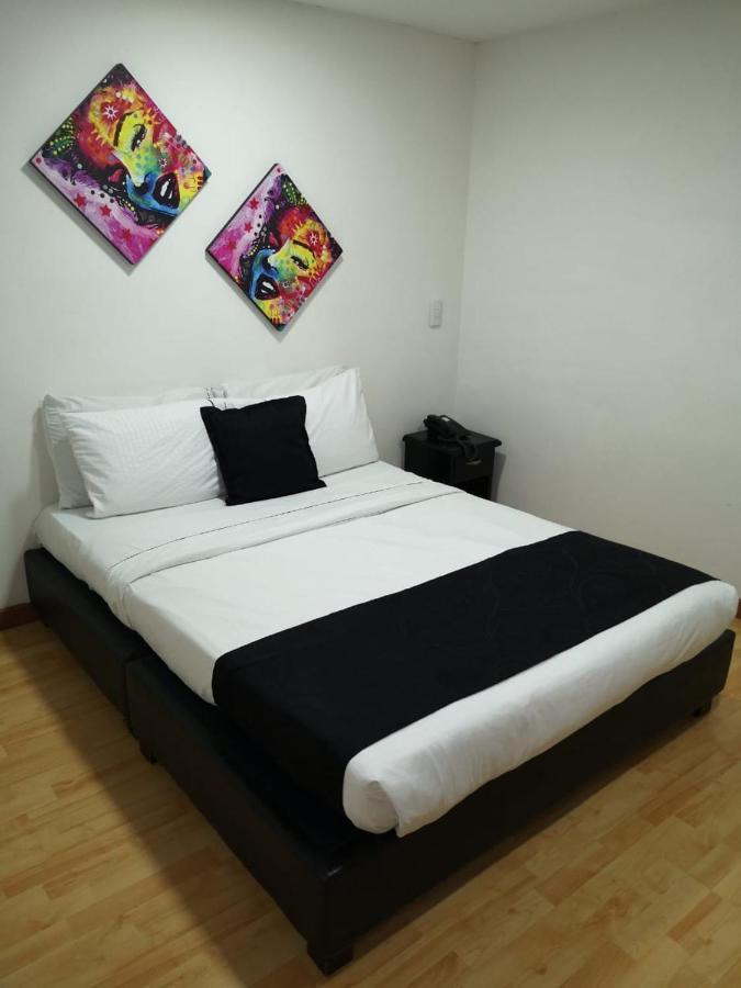 Hotel Santiago Plaza Богота Екстериор снимка