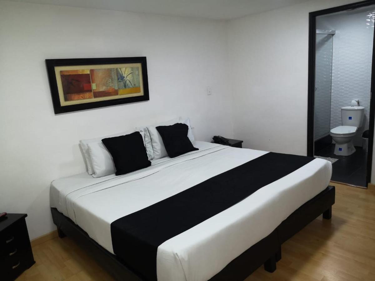 Hotel Santiago Plaza Богота Екстериор снимка