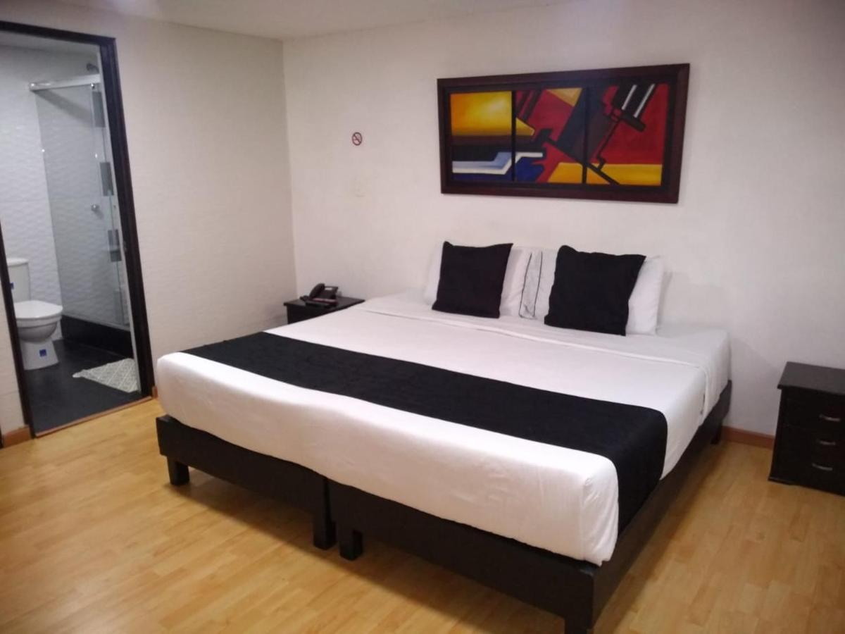 Hotel Santiago Plaza Богота Екстериор снимка