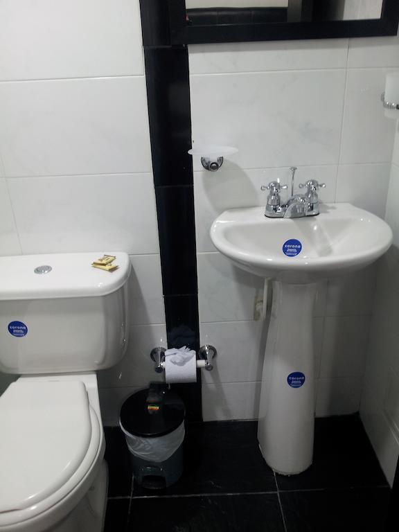 Hotel Santiago Plaza Богота Стая снимка