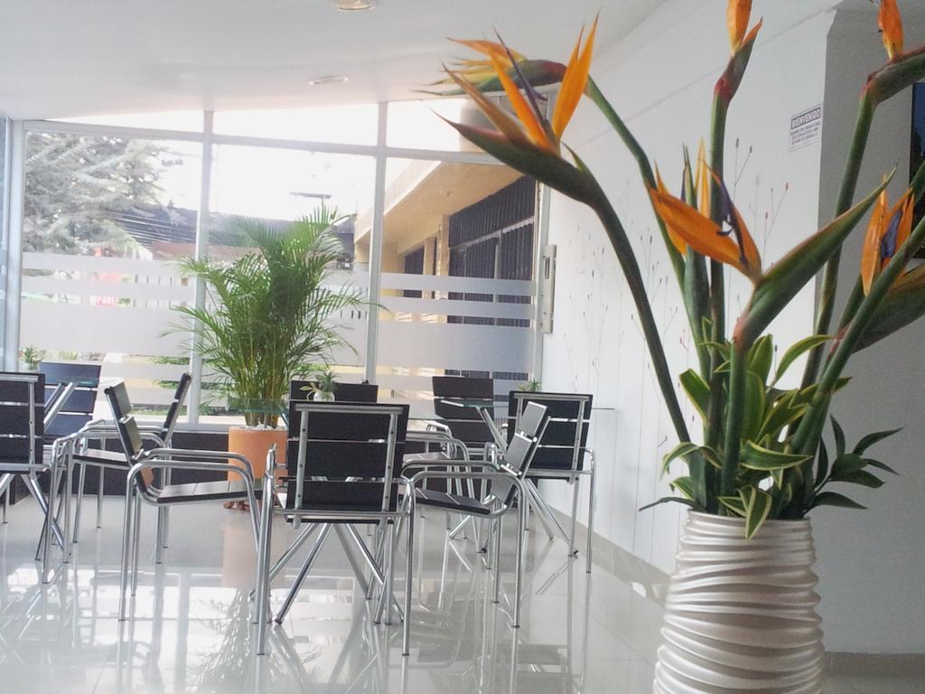 Hotel Santiago Plaza Богота Екстериор снимка