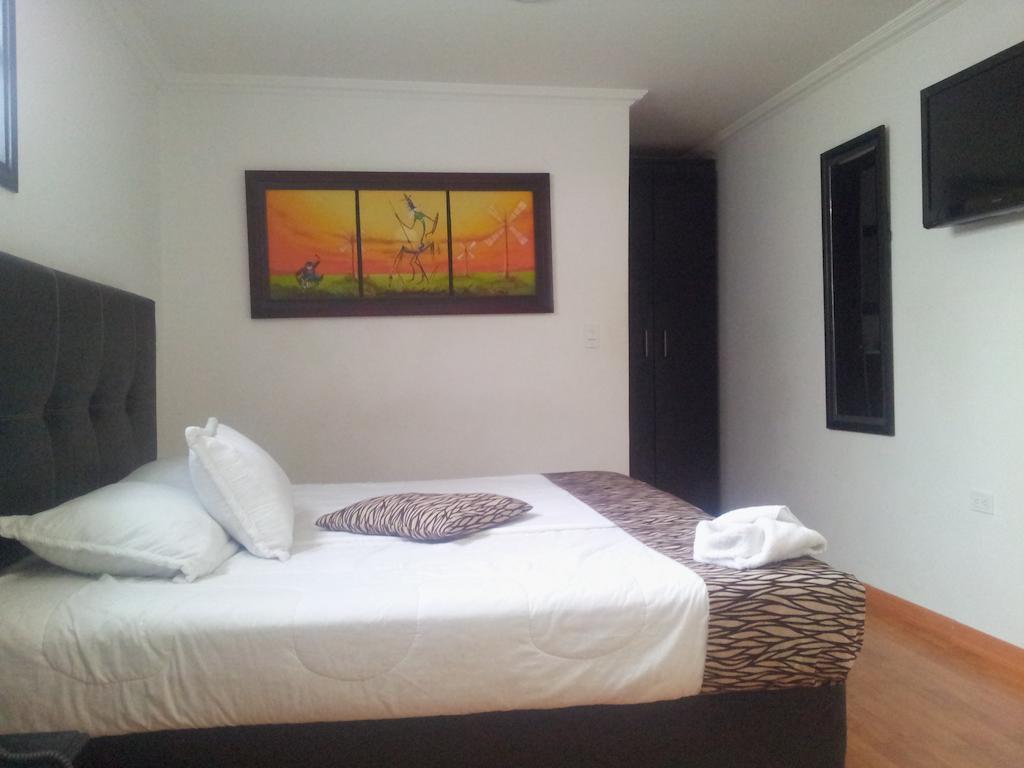 Hotel Santiago Plaza Богота Стая снимка