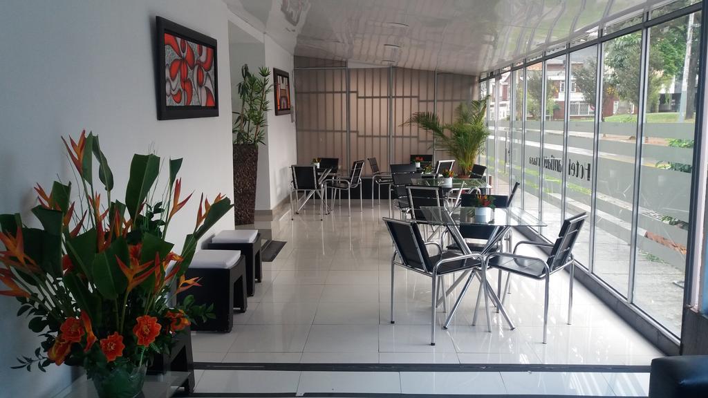 Hotel Santiago Plaza Богота Екстериор снимка